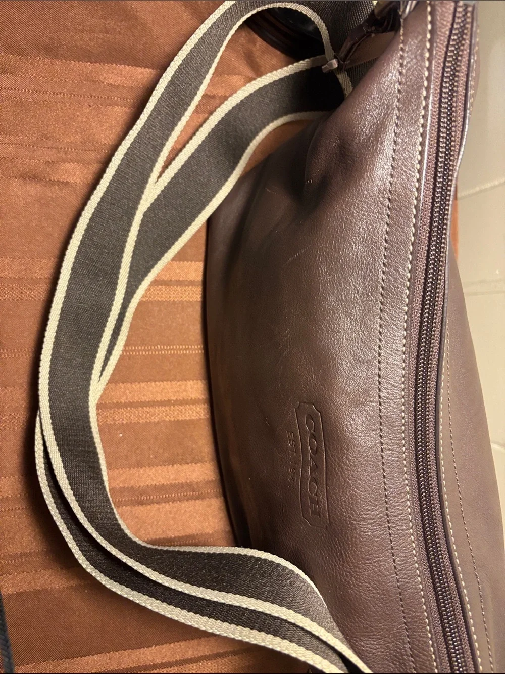 EUC Coach F70559 Brown Leather Messenger Shoulder Bag Webbed Stripe Strap - Picture 12 of 16
